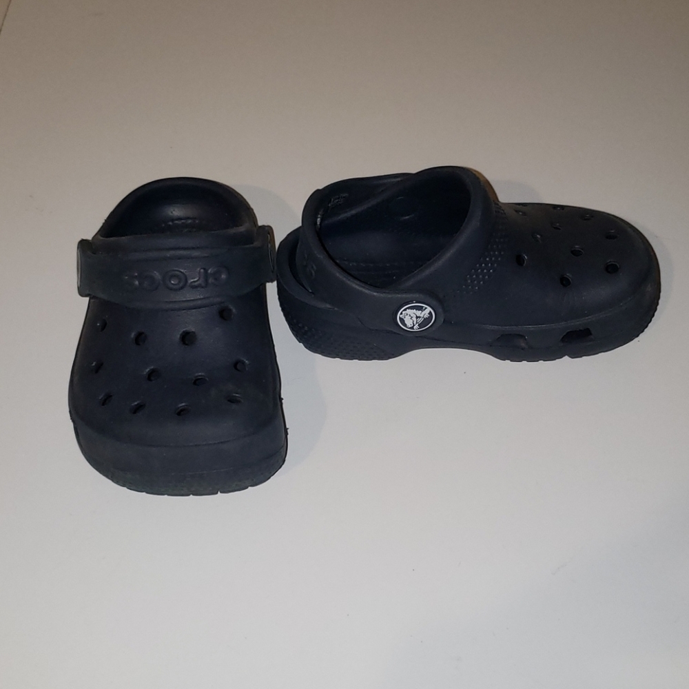 EUC Crocs Toddler Boy Navy Size 6C